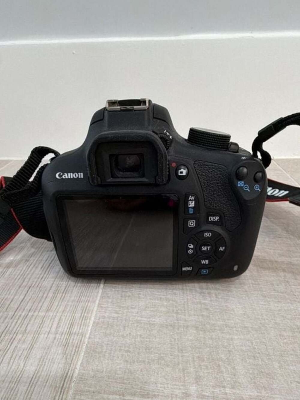 Canon EOS Rebel T5 DSLR Camera with EF-S 18-55mm IS II Lens 2 w / Strap